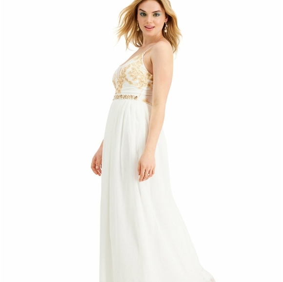 Emerald Sundae Juniors' Metallic-Bodice Ball Gown - Picture 3 of 6